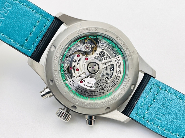 アイ・ダブリュー・シー角部分ディテール